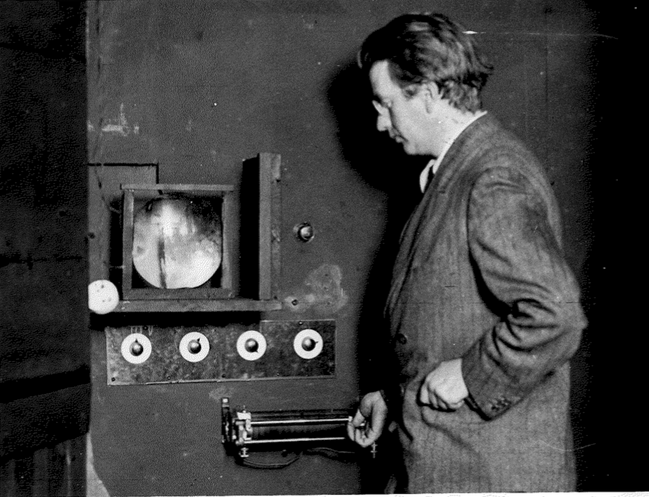 John Logie Baird что изобрел. Телевидение 1926 год Джон Бэрд. Джон логи Бэрд изобретатель телевидения. Джон Ло́уги Бэрд.