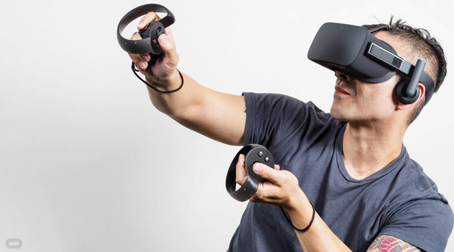 Oculus Rift headset and Oculus Touch controllers (Credit: Oculus VR)
