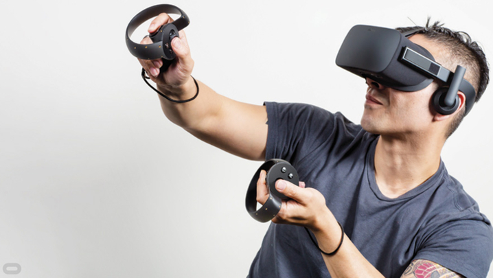 Oculus Rift headset and Oculus Touch controllers (Credit: Oculus VR)
